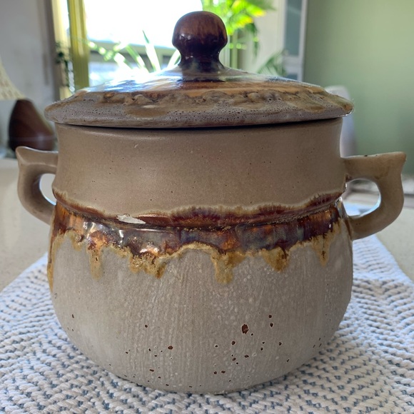 COPY - Rustic handmade pottery baker bowl with lid - Picture 5 of 16